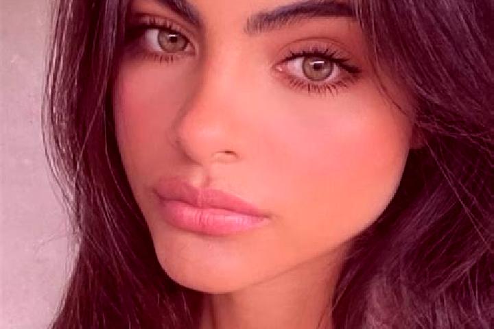 Eva, 32, a black green-eyed indian companion based in Qila Zayta. Offering Domination, CIM, 69. Available for incall and outcall, day and evening dates.