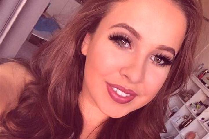Eva, 32, a blonde brown-eyed mediterranean companion based in Krasnogorodsk. Offering Roleplay, Girlfriend Experience, Striptease, Dinner Date. Available for...