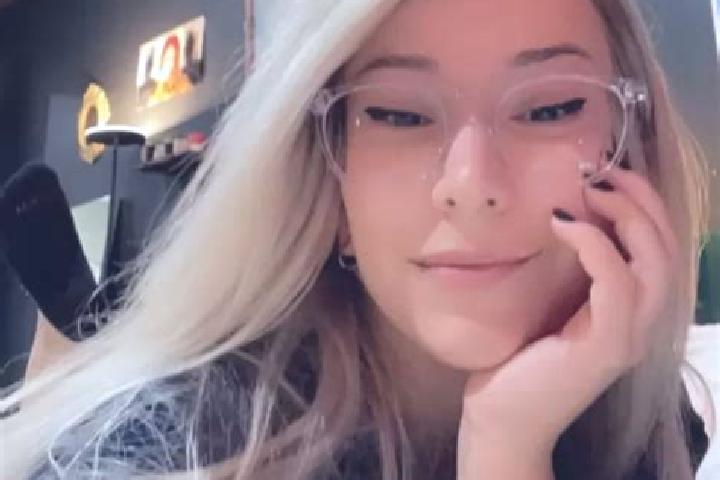 Eva, 32, a blonde grey-eyed mediterranean companion based in Karamadai. Offering CIM, Roleplay, Erotic Massage. Available for incall and outcall, day and eve...