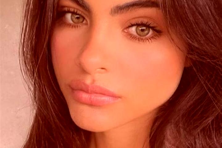 Eva, 32, a chestnut dark-eyed indian companion based in Faroesund. Offering Girlfriend Experience, BDSM, 69. Available for incall and outcall, overnight book...