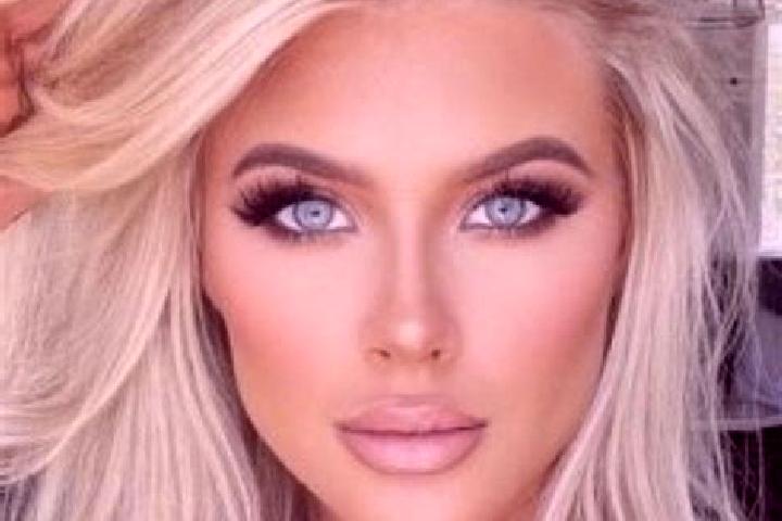 Eva, 32, a platinum blonde green-eyed mediterranean companion based in Gorbitz. Offering Deep French Kissing, Fetish, Party Girl, Massage. Available for inca...