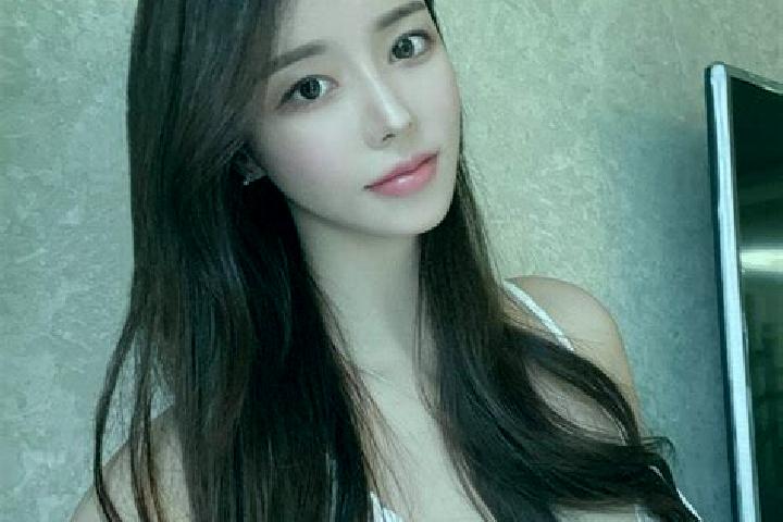 Eva, 32 — Escort in Beizhen, China
