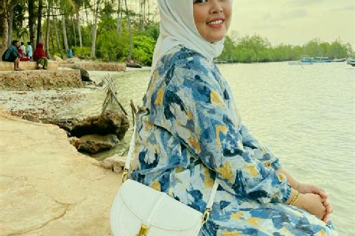 Eva, 32 — Escort in Manggar, Indonesia