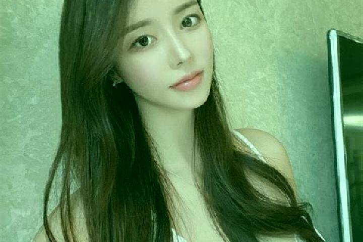 Eva, 32 — Escort in Wangfen, China