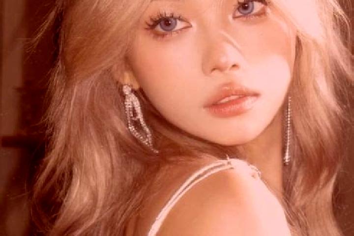 Eva, 33, a blonde blue-eyed asian companion based in Keszthely. Offering A-Level, 69, Girlfriend Experience, Dinner Date, BDSM. Available for incall and outc...