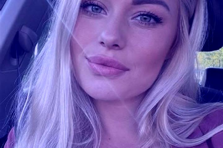 Eva, 33, a blonde hazel-eyed ebony companion based in Qorveh-ye Dargazin. Offering Massage, CIM, Tantra, Striptease. Available for incall and outcall, overni...