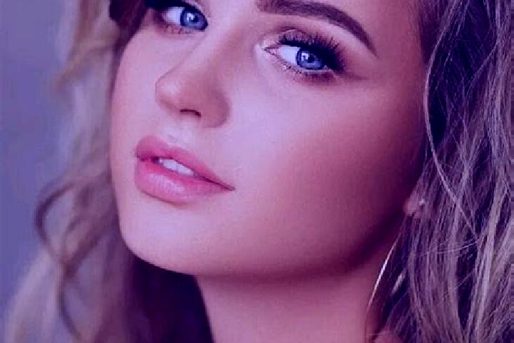 Eva, 33, a dark blonde blue-eyed european companion based in Stari Broskivtsi. Offering Party Girl, BDSM, Tantra. Available for incall and outcall, overnight...