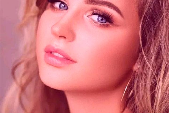 Eva, 33, a dark blonde blue-eyed mediterranean companion based in Zhuravlivka. Offering BDSM, Dinner Date, Massage, Striptease, OWO. Available for incall and...