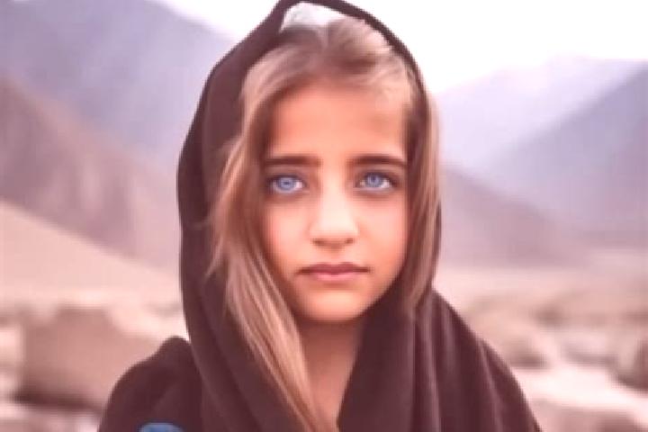 Eva, 33, a red blue-eyed middle eastern companion based in Uboldo. Offering Massage, A-Level. Available for incall and outcall, day and evening dates.