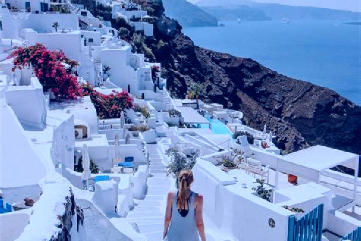 Eva, 33 — Escort in Oia, Greece