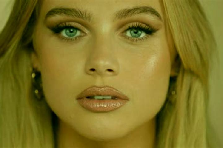 Eva, 34, a blonde blue-eyed caribbean companion based in Poveda. Offering Travel Companion, A-Level, Massage. Available for incall and outcall, day and eveni...