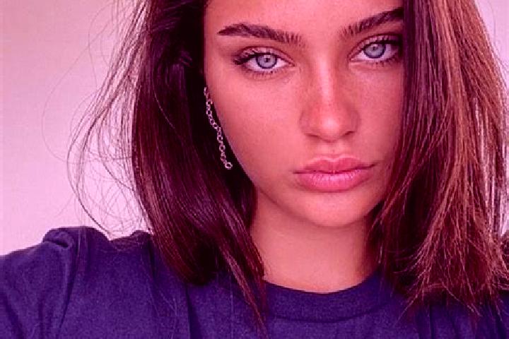 Eva, 34, a brunette blue-eyed slavic companion based in Doagele. Offering Roleplay, CIM, Tantra. Available for incall and outcall, day and evening dates.