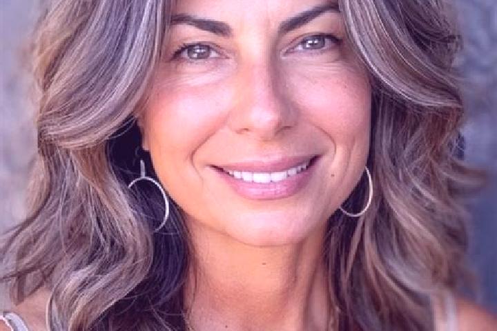 Eva, 34, a brunette grey-eyed mixed companion based in Dumarais. Offering Erotic Massage, A-Level, Prostate Massage, Tantra. Available for incall and outcall...