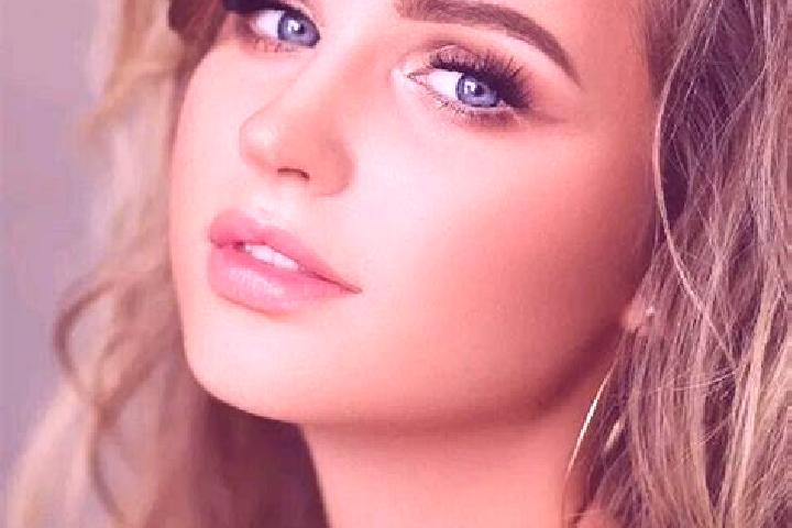 Eva, 34, a dark blonde blue-eyed middle eastern companion based in Nchia. Offering Party Girl, Massage, Erotic Massage. Available for incall and outcall, ove...