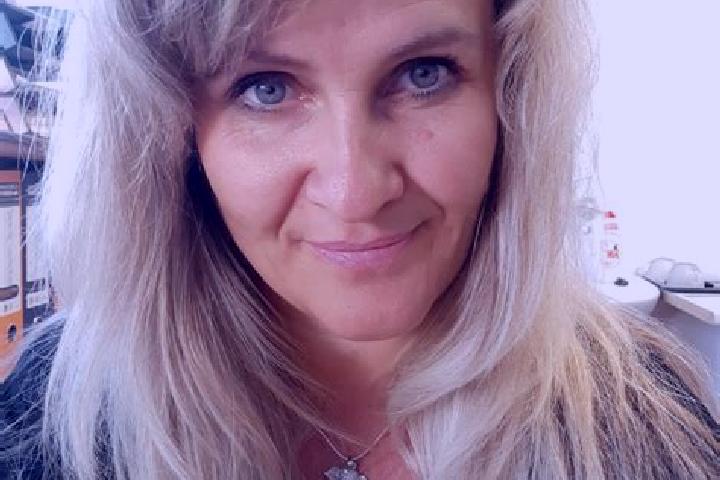 Eva, 34 — Escort in Dolni Berkovice, Czech Republic