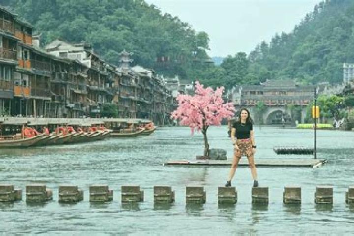 Eva, 34 — Escort in Fengchuan, China