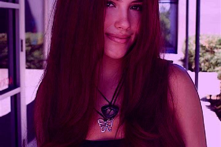 Eva, 35, a auburn dark-eyed european companion based in Izhmorskiy. Offering Striptease, Travel Companion, Overnight, Domination. Available for incall and ou...
