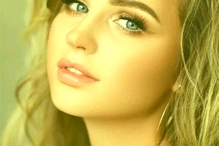 Eva, 35, a dark blonde blue-eyed ebony companion based in Thorp Arch. Offering Domination, Overnight, Party Girl. Available for incall and outcall, day and e...