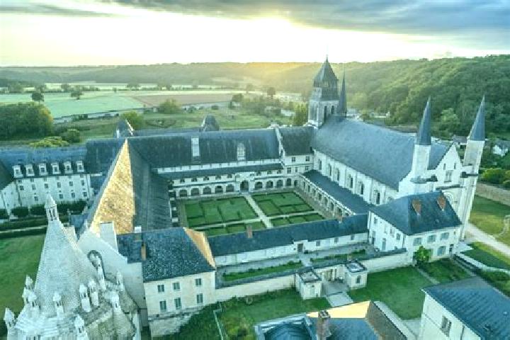 Eva, 35 — Escort in Fontevraud-l Abbaye, France