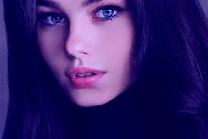 Eva, 36, a brunette amber-eyed slavic companion based in Tayzhina. Offering Travel Companion, Massage, Girlfriend Experience. Available for incall and outcal...