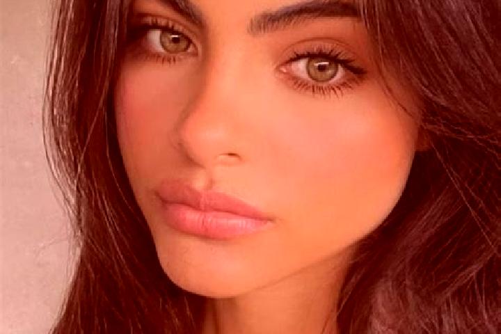 Eva, 36, a brunette green-eyed mediterranean companion based in Zandov. Offering Fetish, Couples, Duos. Available for incall and outcall, overnight bookings ...