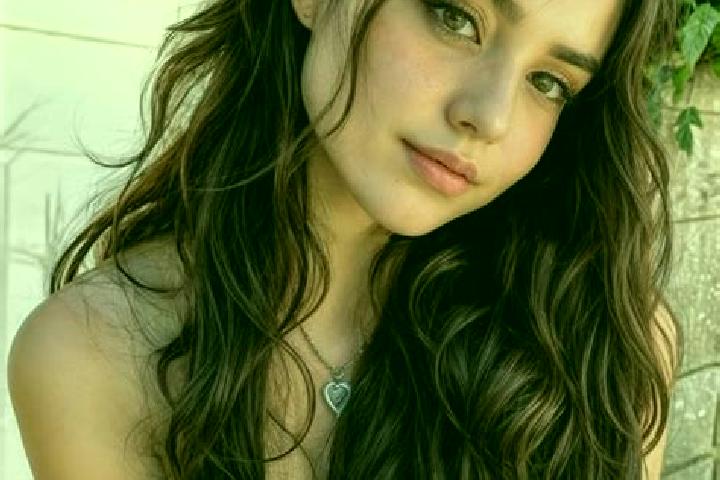 Eva, 36, a brunette hazel-eyed middle eastern companion based in Maharajgani. Offering OWO, Couples, A-Level. Available for incall and outcall, overnight boo...