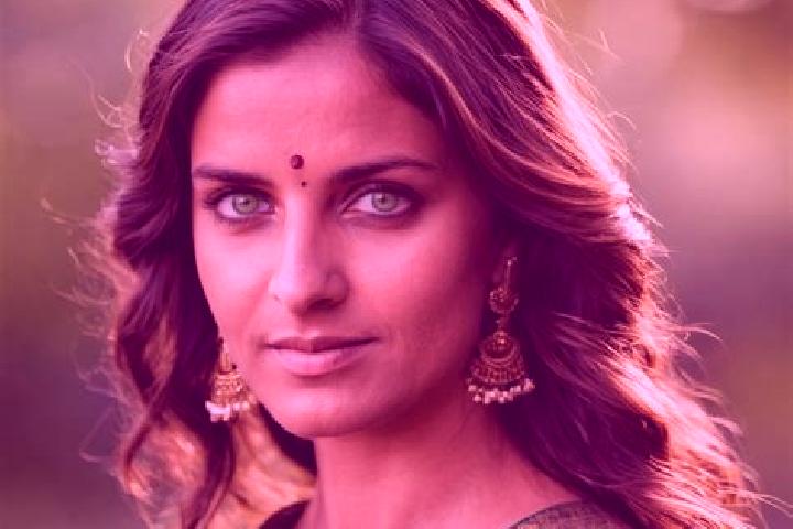 Eva, 36, a chestnut green-eyed indian companion based in Marzijaran. Offering Travel Companion, Dinner Date, Girlfriend Experience, Duos. Available for incal...
