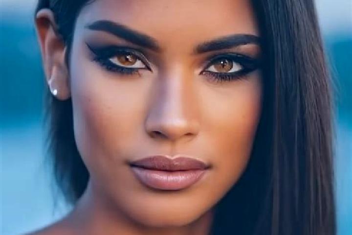 Eva, 36, a chestnut hazel-eyed latina companion based in Caldes. Offering CIM, Striptease, BDSM, Domination. Available for incall and outcall, day and evenin...