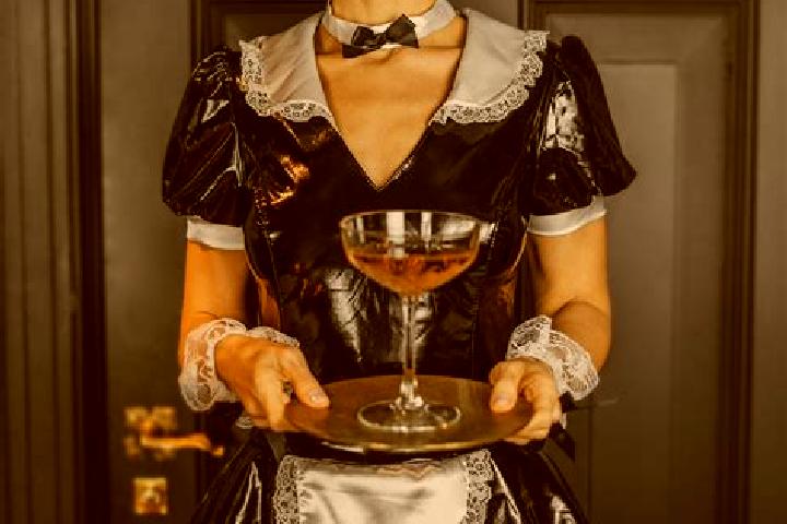 Eva, 36, a dark blonde dark-eyed caucasian companion based in Vazzano. Offering Erotic Massage, Dinner Date, Striptease, BDSM. Available for incall and outca...