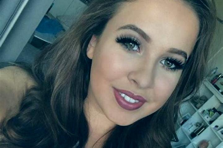 Eva, 36, a dark blonde dark-eyed mixed companion based in Moara Noua. Offering 69, A-Level, Erotic Massage, Couples. Available for incall and outcall, day an...