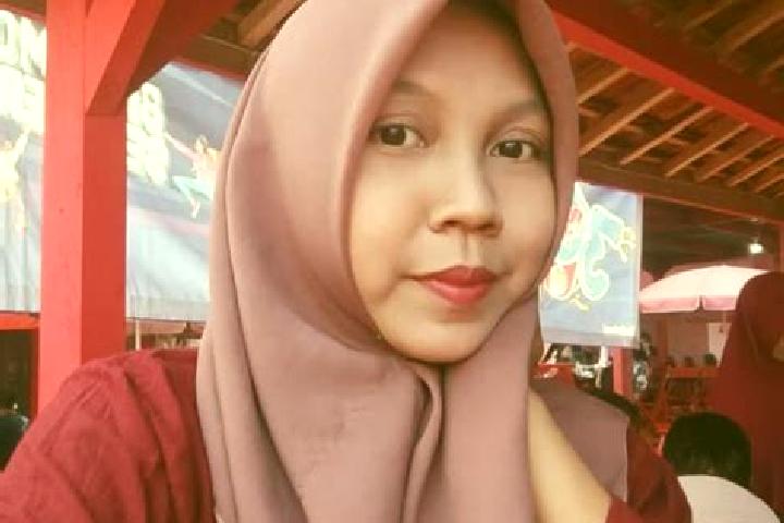 Eva, 36 — Escort in Sindanglaut, Indonesia