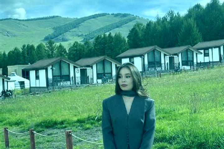 Eva, 36 — Escort in Tsetsegnuur, Mongolia