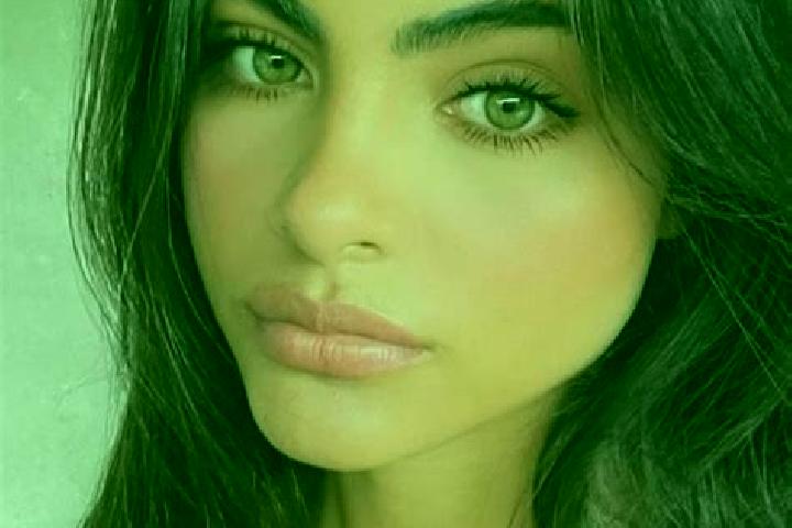 Eva, 37, a brunette dark-eyed indian companion based in Myrtletown. Offering A-Level, Fetish, Erotic Massage. Available for incall and outcall, day and eveni...