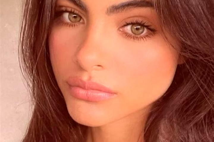 Eva, 37, a brunette green-eyed latina companion based in Saramas. Offering Deep French Kissing, CIM. Available for incall and outcall, overnight bookings ava...