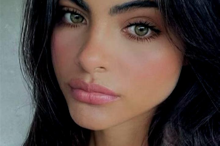 Eva, 38, a black hazel-eyed latina companion based in Moosach. Offering Girlfriend Experience, Overnight, Party Girl, A-Level. Available for incall and outca...