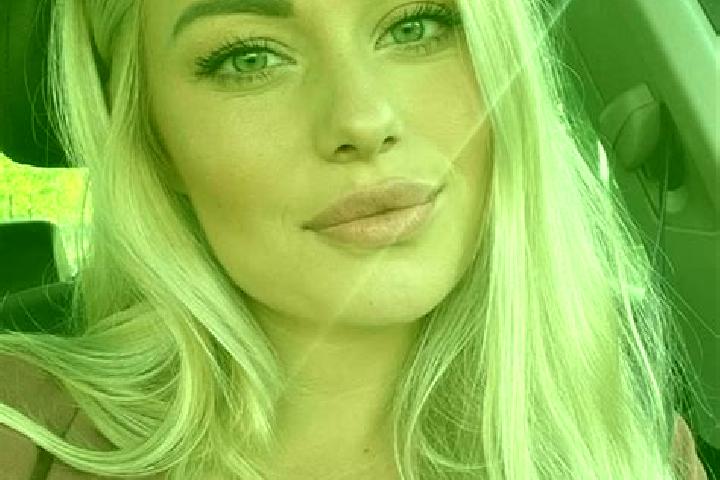 Eva, 38, a blonde hazel-eyed indian companion based in Porto. Offering Overnight, Tantra. Available for incall and outcall, day and evening dates.
