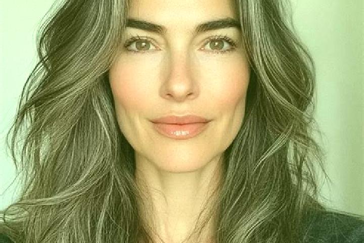 Eva, 38, a brunette grey-eyed mixed companion based in Frias. Offering Roleplay, Duos, Overnight. Available for incall and outcall, day and evening dates.