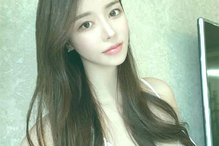 Eva, 38 — Escort in Xialaxiu, China
