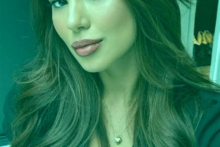 Eva, 39, a chestnut brown-eyed latina companion based in Regio Parco. Offering Duos, Overnight, Roleplay, OWO, Dinner Date. Available for incall and outcall,...