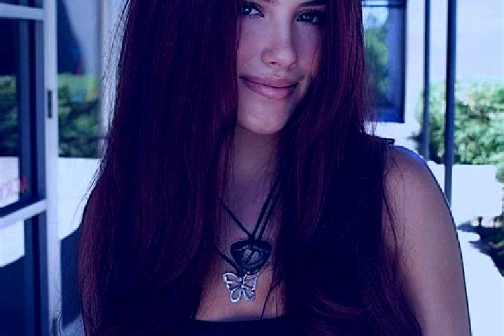 Evelyn, 20, a auburn dark-eyed european companion based in Coxhoe. Offering CIM, BDSM, Dinner Date, Fetish. Available for incall and outcall, overnight booki...