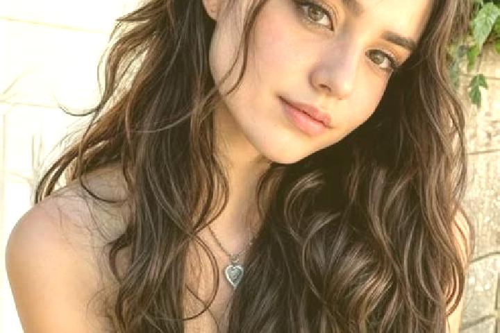 Evelyn, 20, a auburn hazel-eyed mixed companion based in Xikou. Offering Prostate Massage, Roleplay, Girlfriend Experience, Massage. Available for incall and...
