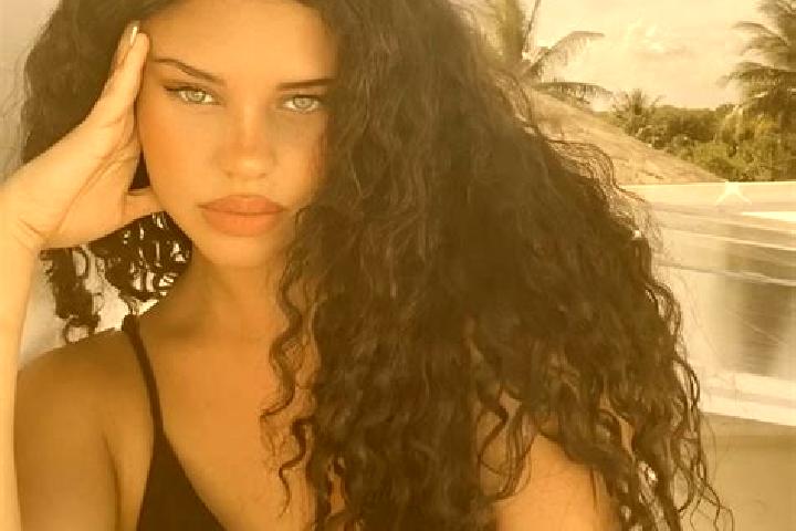 Evelyn, 20, a black grey-eyed latina companion based in Sultana. Offering Deep French Kissing, Couples, Girlfriend Experience. Available for incall and outca...