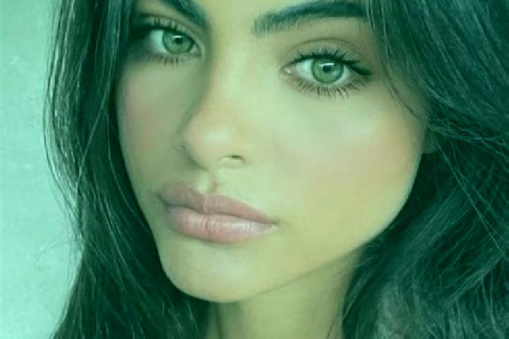 Evelyn, 20, a blonde grey-eyed indian companion based in Ribatejada. Offering Massage, Domination, Duos, Girlfriend Experience. Available for incall and outc...