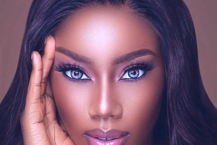Evelyn, 20, a brunette blue-eyed ebony companion based in Wachira Barami. Offering Roleplay, Duos, OWO, Tantra, Fetish. Available for incall and outcall, day...