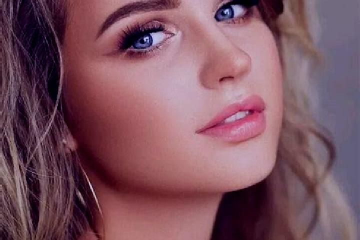 Evelyn, 20, a dark blonde blue-eyed caucasian companion based in Marroquina. Offering A-Level, Duos, GFE, Dinner Date, BDSM. Available for incall and outcall...