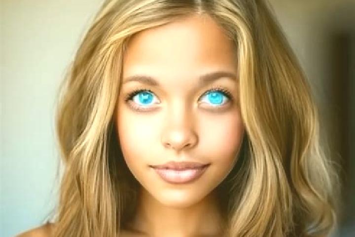 Evelyn, 20, a dark blonde blue-eyed mixed companion based in Lanzo Torinese. Offering OWO, Duos, BDSM. Available for incall and outcall, day and evening dates.