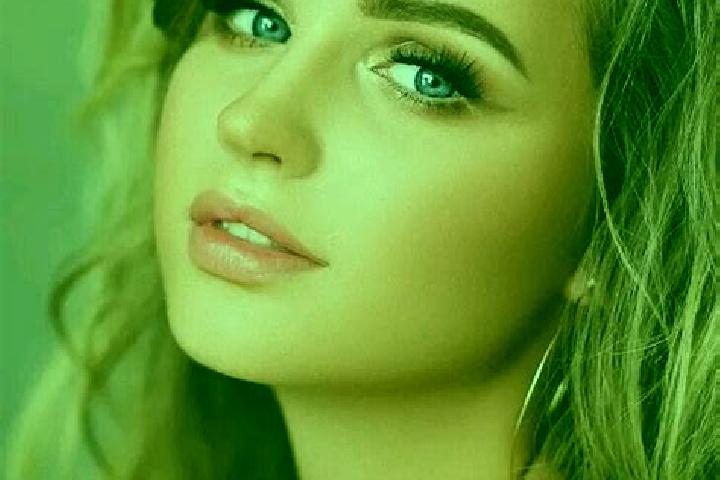 Evelyn, 20, a dark blonde blue-eyed slavic companion based in Kostel. Offering GFE, Party Girl, Striptease. Available for incall and outcall, day and evening...
