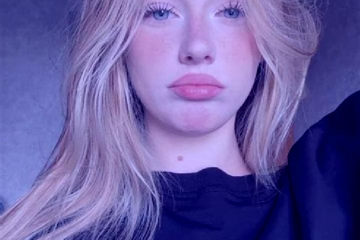 Evelyn, 20 — Escort in Matay, Egypt