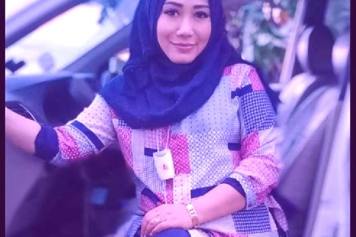 Evelyn, 20 — Escort in Rappang, Indonesia