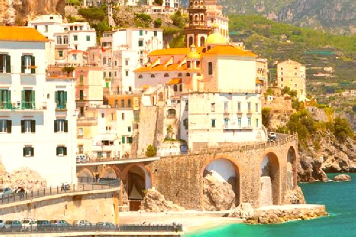 Evelyn, 20 — Escort in Secli, Italy